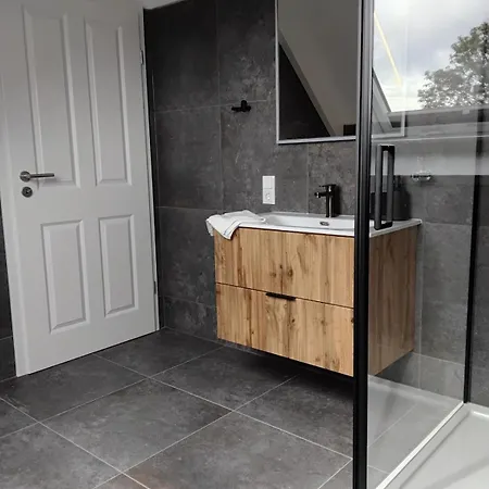 Neue Welt 1 アパート *