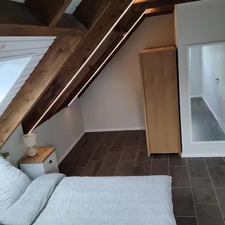 Neue Welt 1 アパート