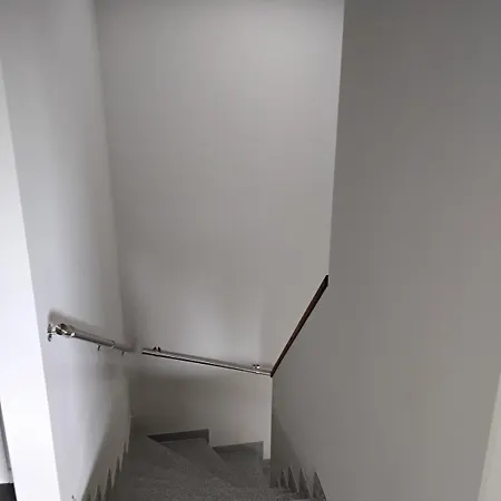 アパート Neue Welt 1